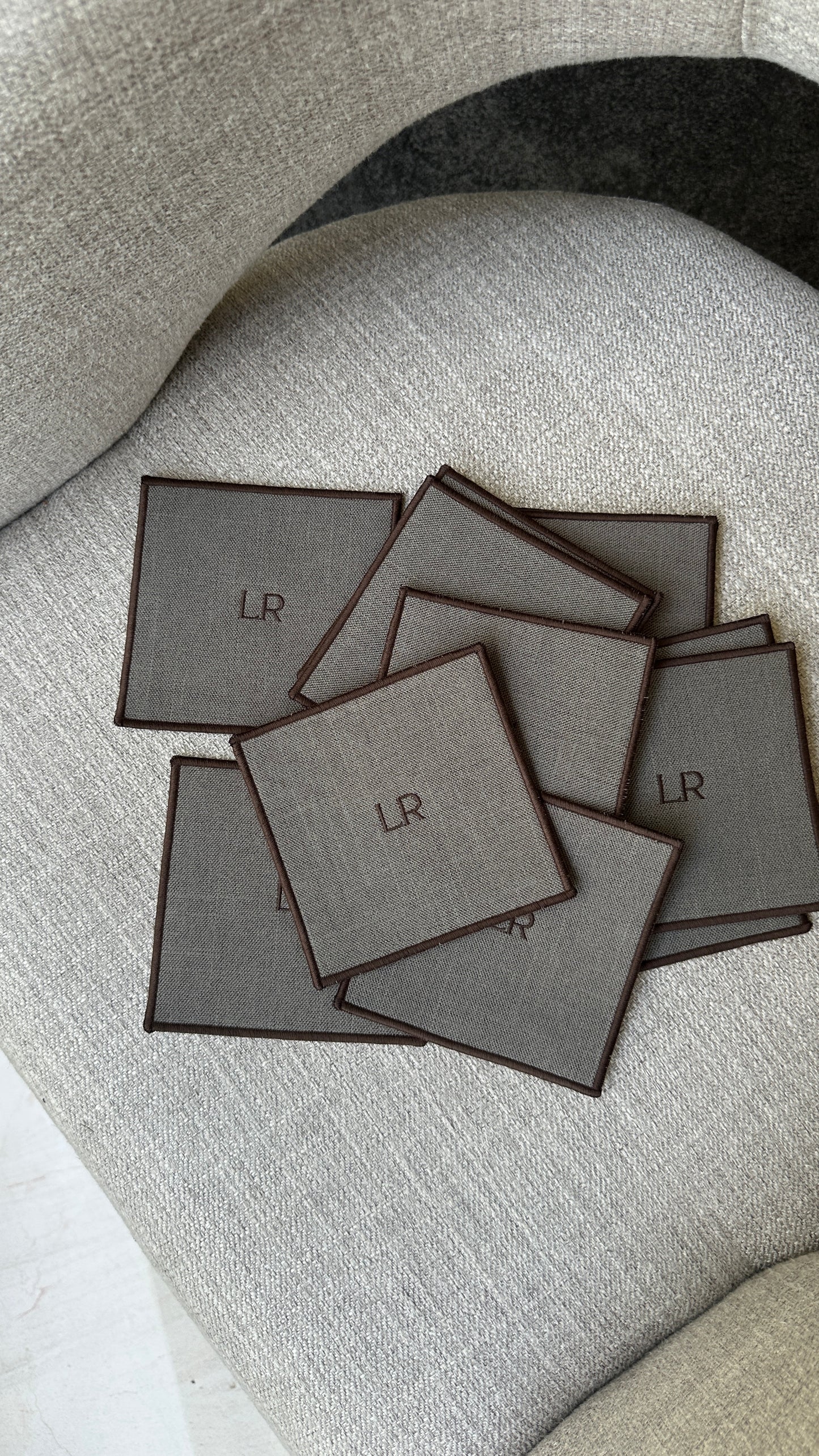 PORTA VASOS CON BORDADO