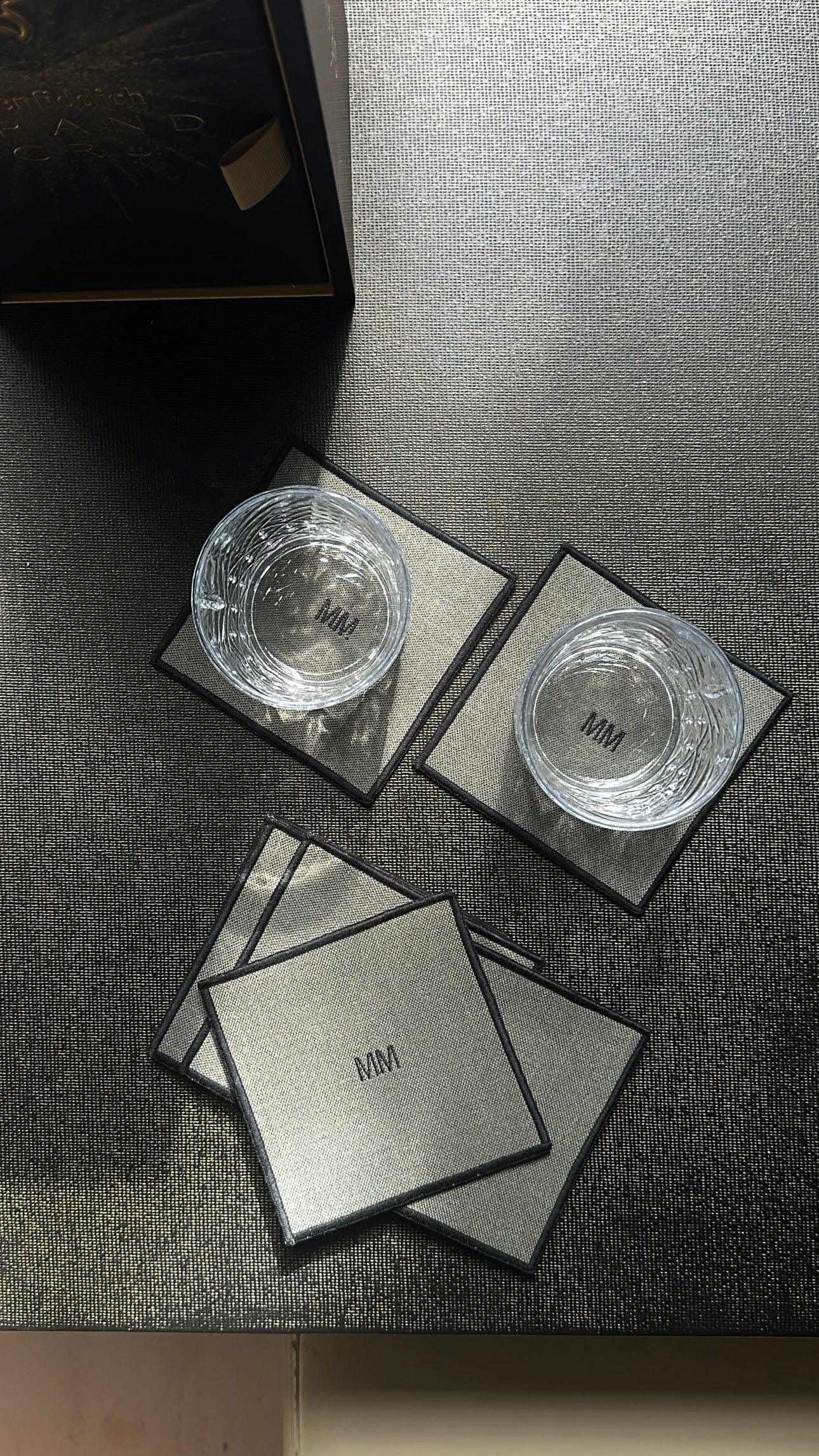 PORTA VASOS CON BORDADO