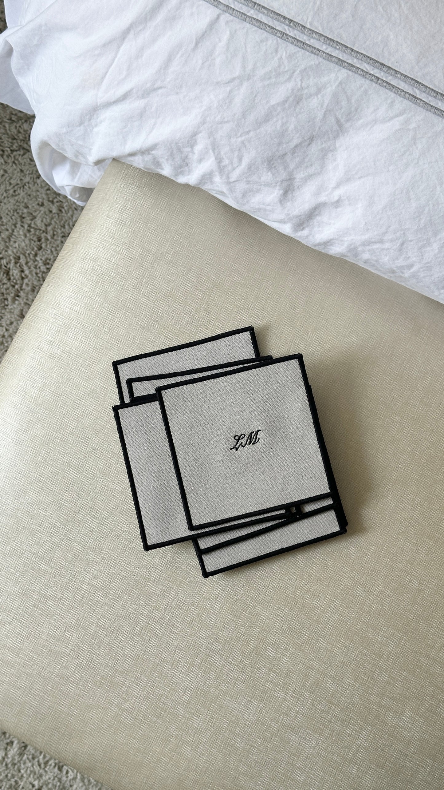 PORTA VASOS CON BORDADO